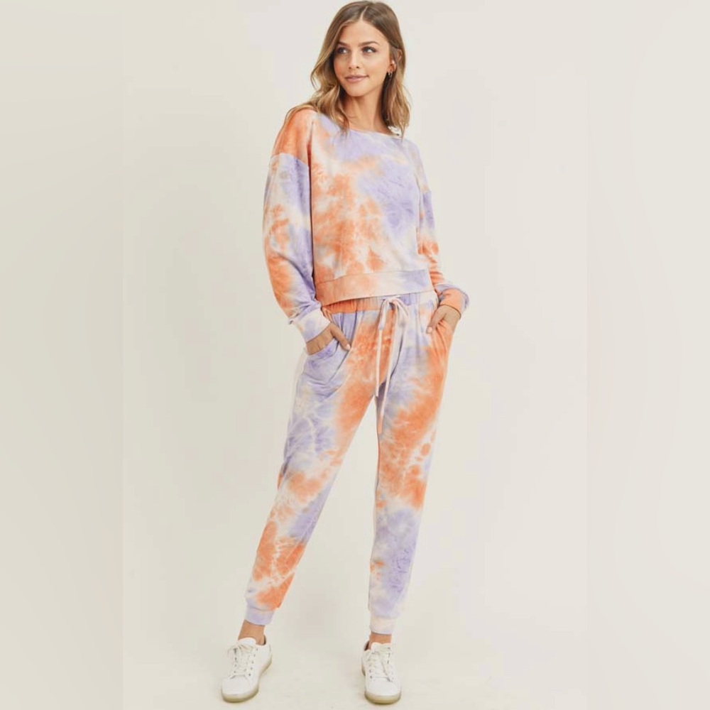 Brand new Tie Dye Coral Set